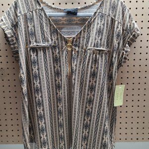 NWOT Women's Flower & Feather Top